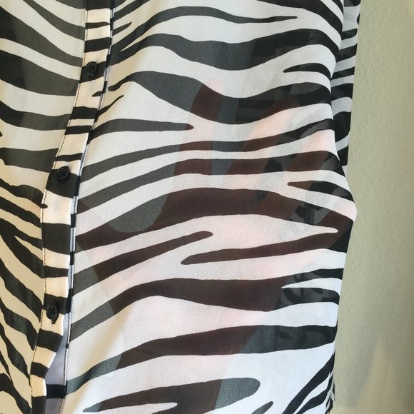 a.n.a. Zebra Print Sheer Button-Front Blouse Size L Black & White - Picture 3 of 14
